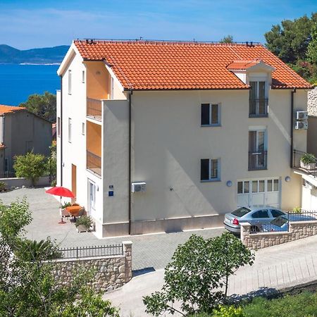 Apartments And Rooms By The Sea Brela, Makarska - 13118 מראה חיצוני תמונה