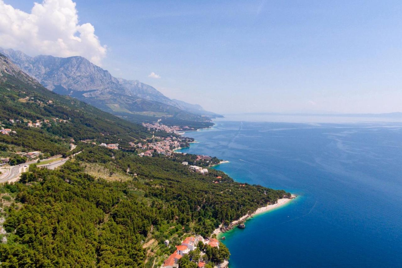 Apartments And Rooms By The Sea Brela, Makarska - 13118 מראה חיצוני תמונה