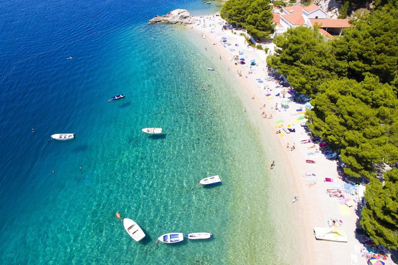 Apartments And Rooms By The Sea Brela, Makarska - 13118 מראה חיצוני תמונה