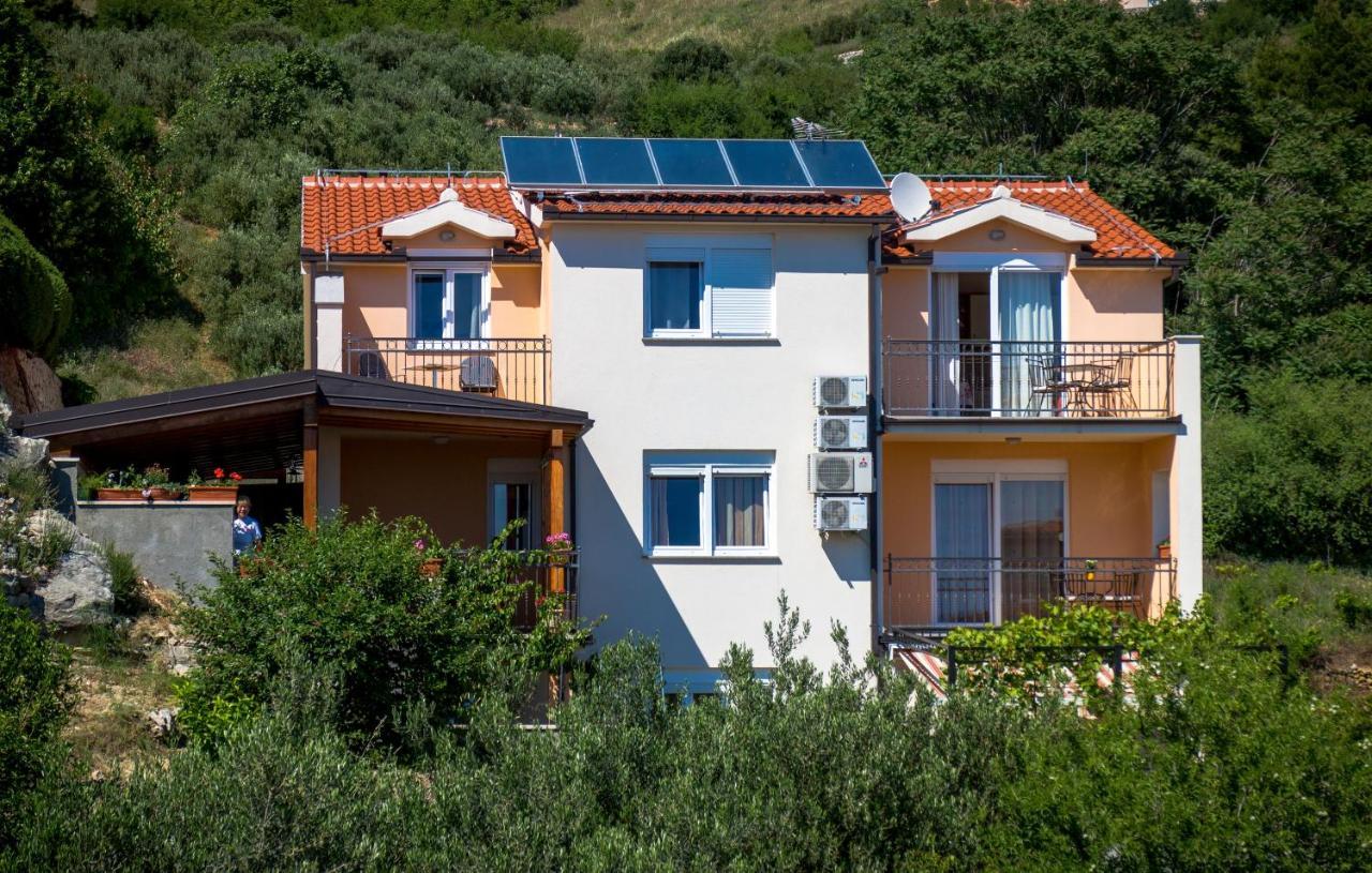 Apartments And Rooms By The Sea Brela, Makarska - 13118 מראה חיצוני תמונה