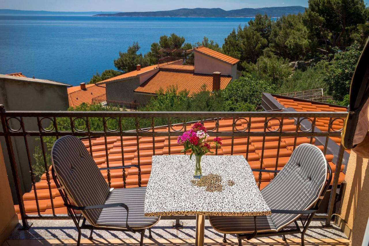Apartments And Rooms By The Sea Brela, Makarska - 13118 מראה חיצוני תמונה