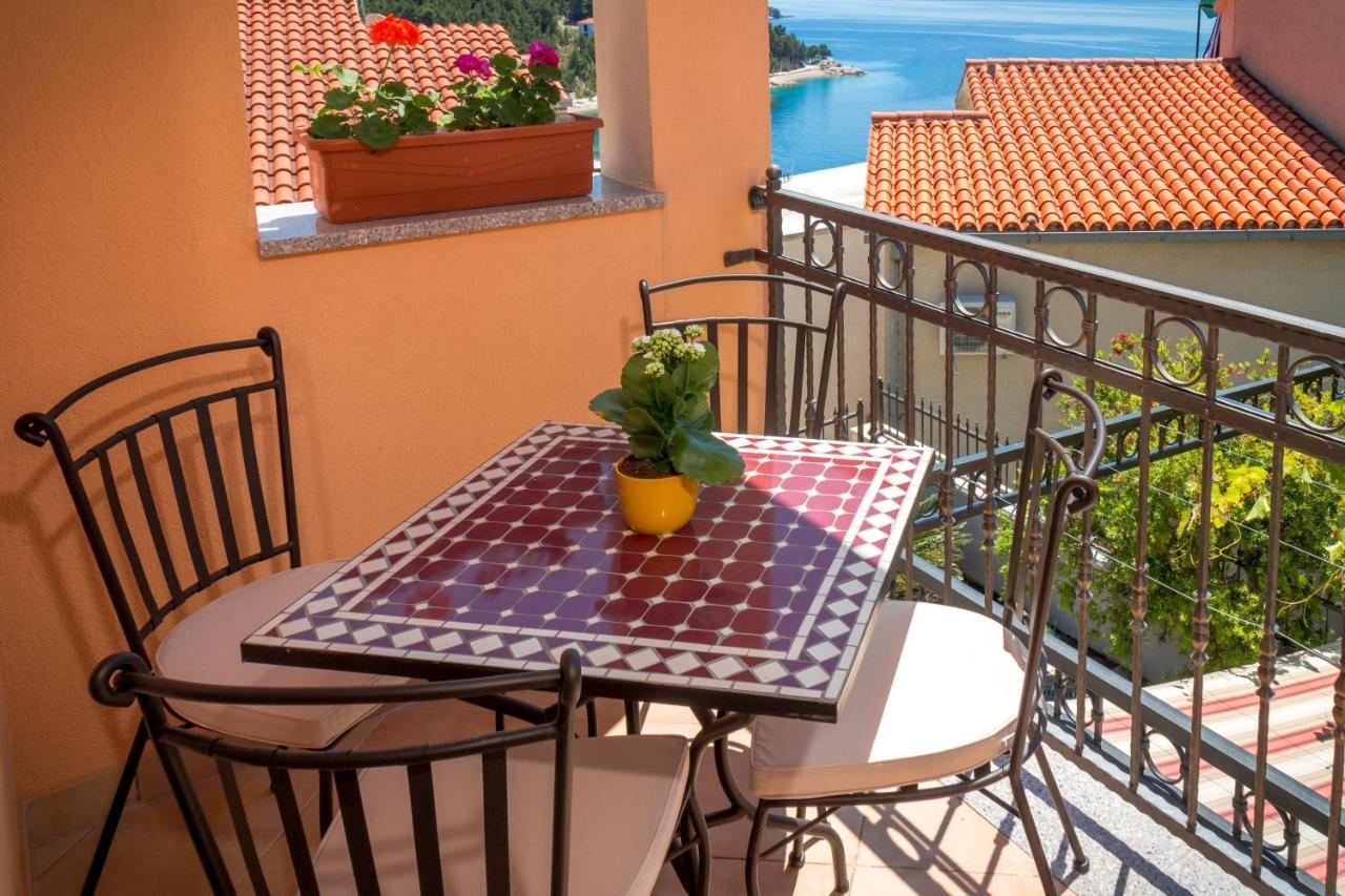 Apartments And Rooms By The Sea Brela, Makarska - 13118 מראה חיצוני תמונה