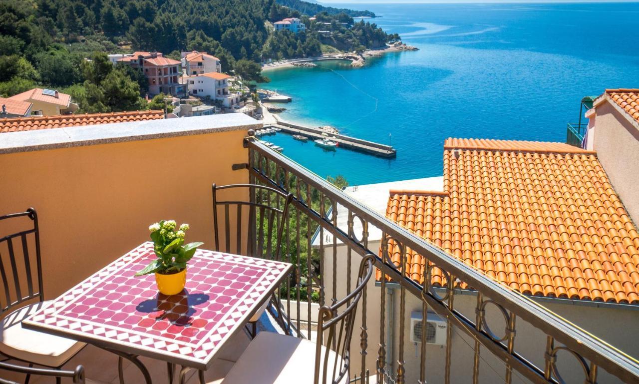 Apartments And Rooms By The Sea Brela, Makarska - 13118 מראה חיצוני תמונה